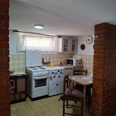 Apartment Tasa I Miki *