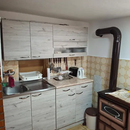 Tasa I Miki 아파트